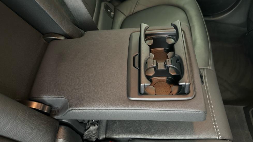 Rear Armrest/ Cup Holder