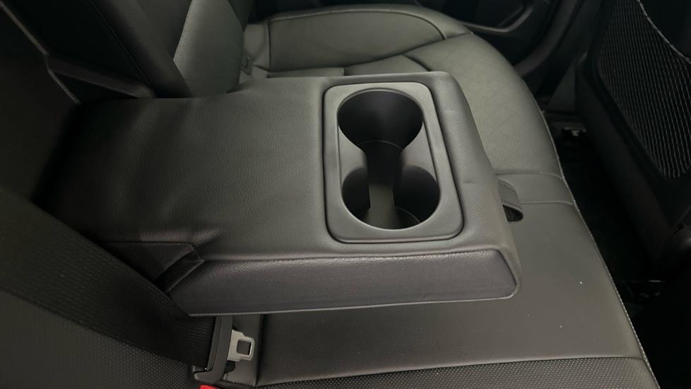 Rear Armrest/ Cup Holder