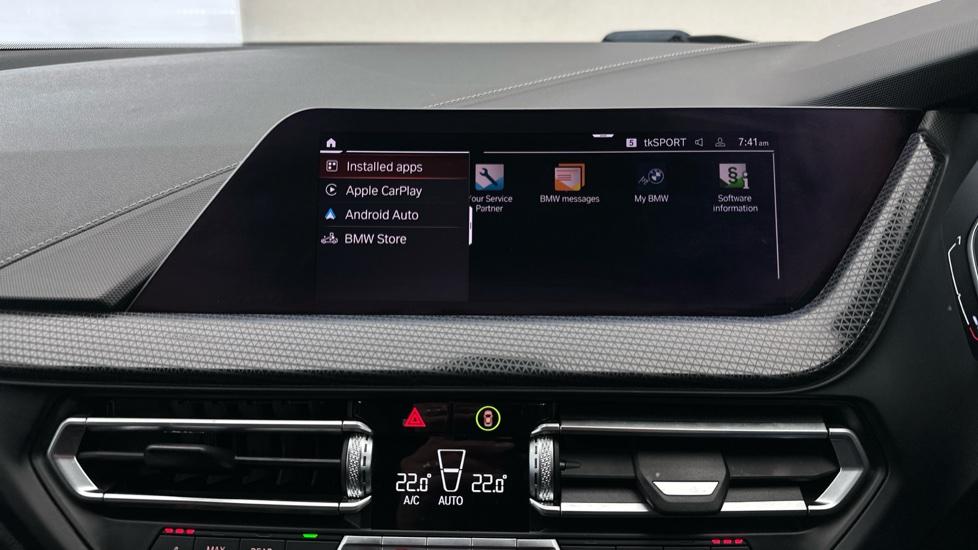 Apple Car Play & Android Auto