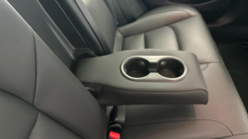 Rear Armrest/ Cup Holder