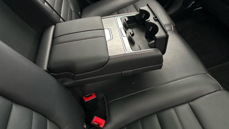 Rear Armrest/ Cup Holder