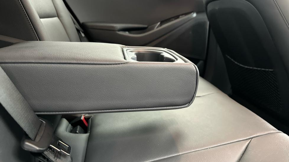 Rear Armrest/ Cup Holder