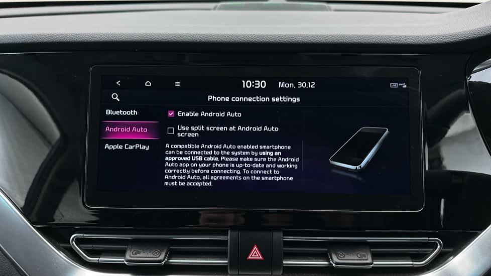 Apple Car Play & Android Auto