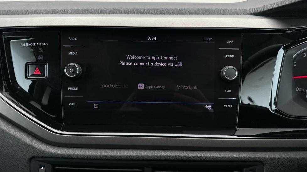 Apple Car Play & Android Auto