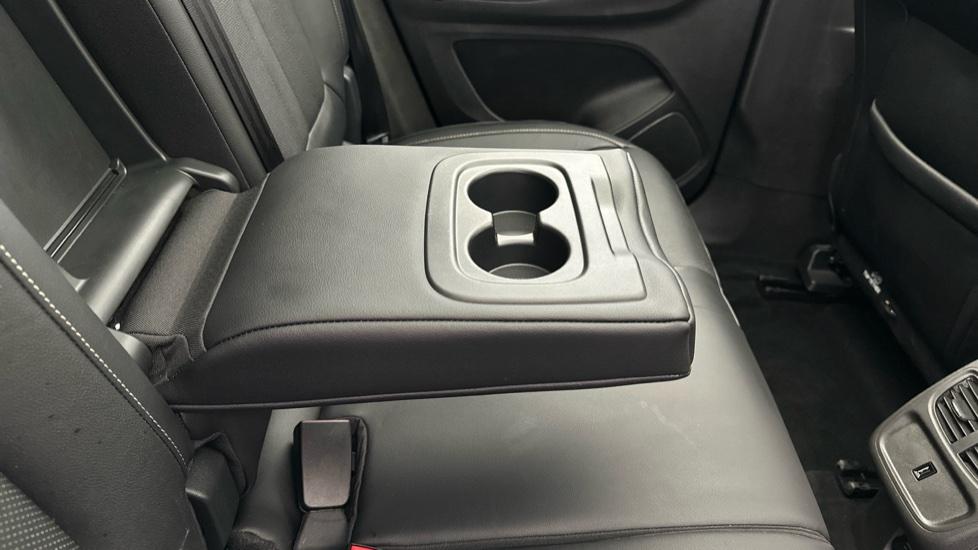 Rear Armrest/ Cup Holder