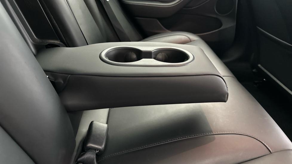 Rear Armrest/ Cup Holder