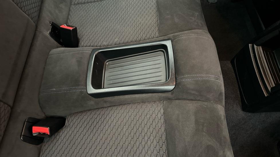 Rear Armrest/ Cup Holder