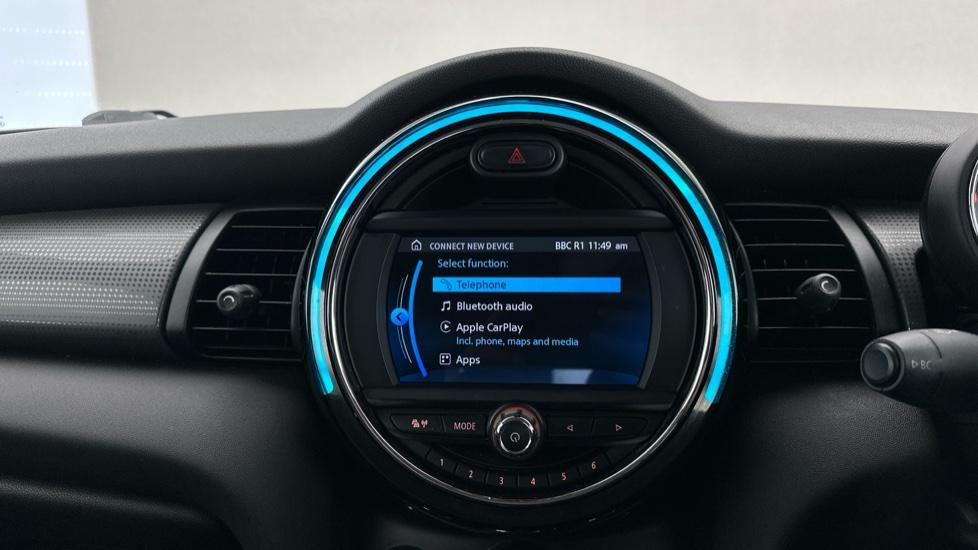 Apple Car Play & Android Auto