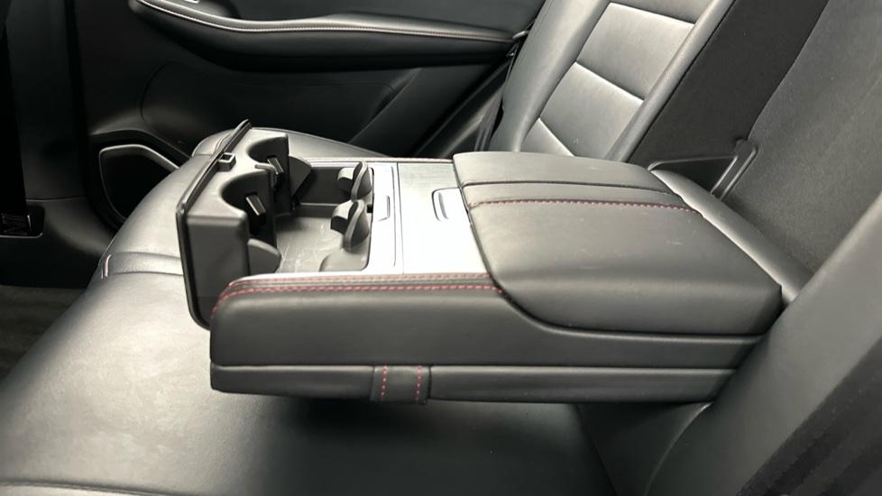 Rear Armrest/ Cup Holder