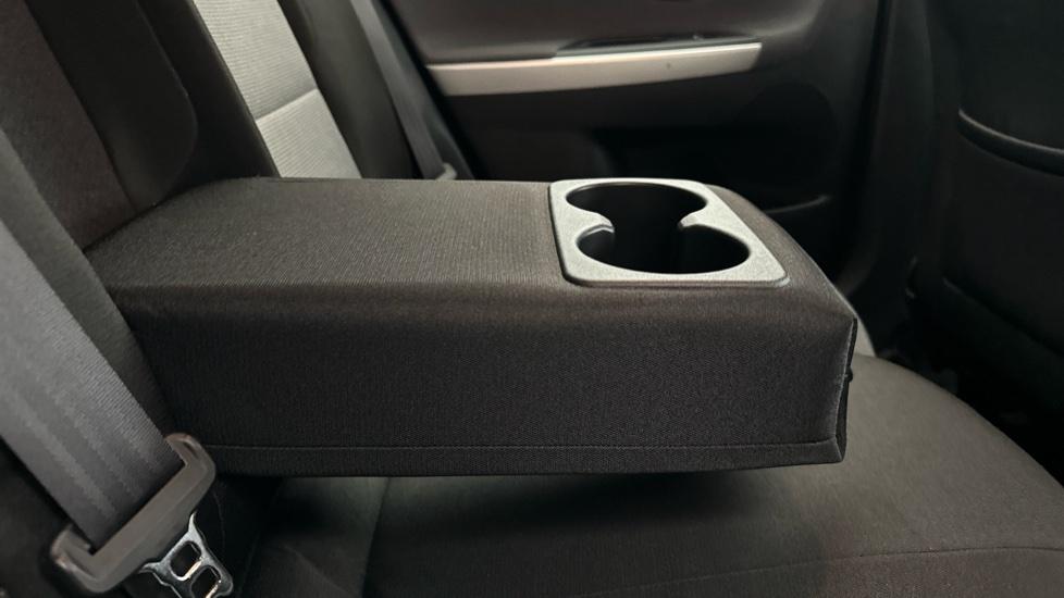 Rear Armrest/ Cup Holder