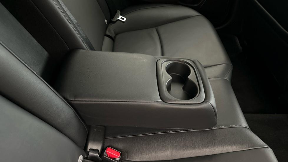 Rear Armrest/ Cup Holder