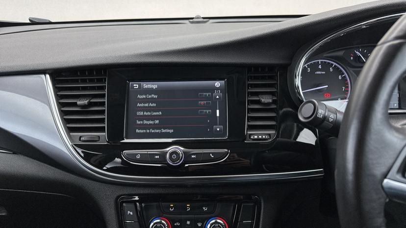 Apple CarPlay/ Android auto 