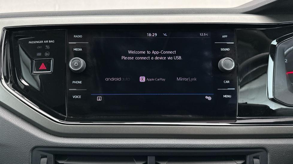 Apple Car Play & Android Auto