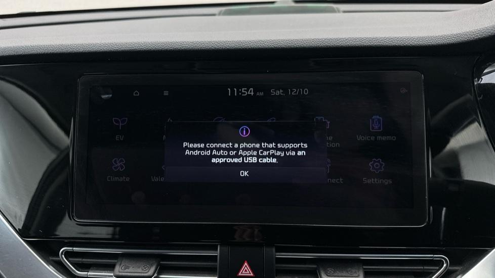 Apple Car Play & Android Auto