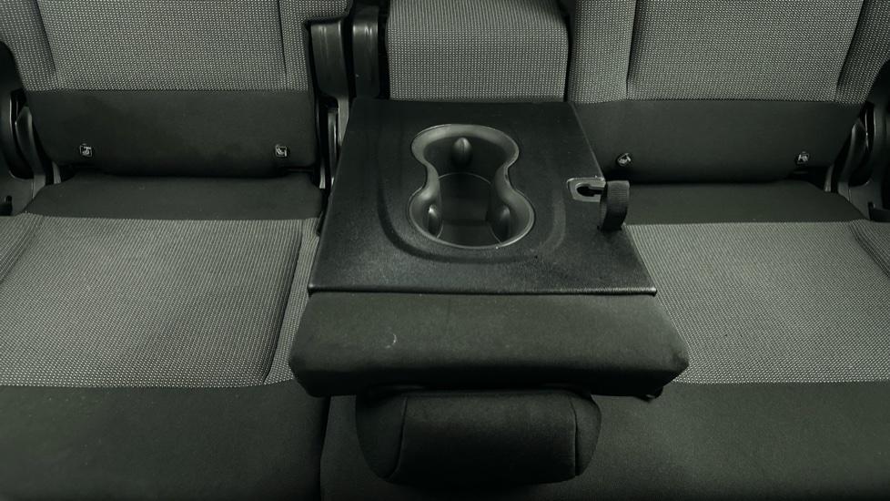 Rear Armrest/ Cup Holder