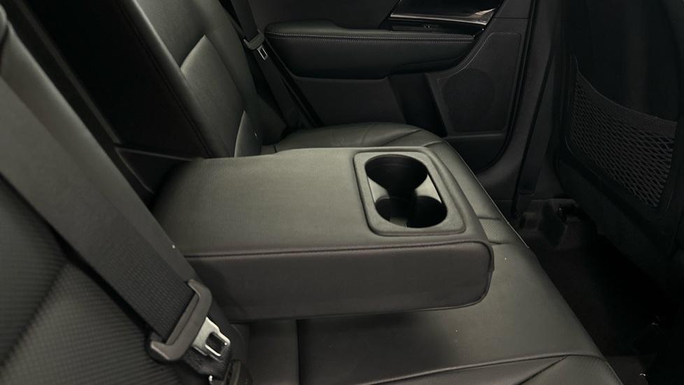 Rear Armrest/ Cup Holder