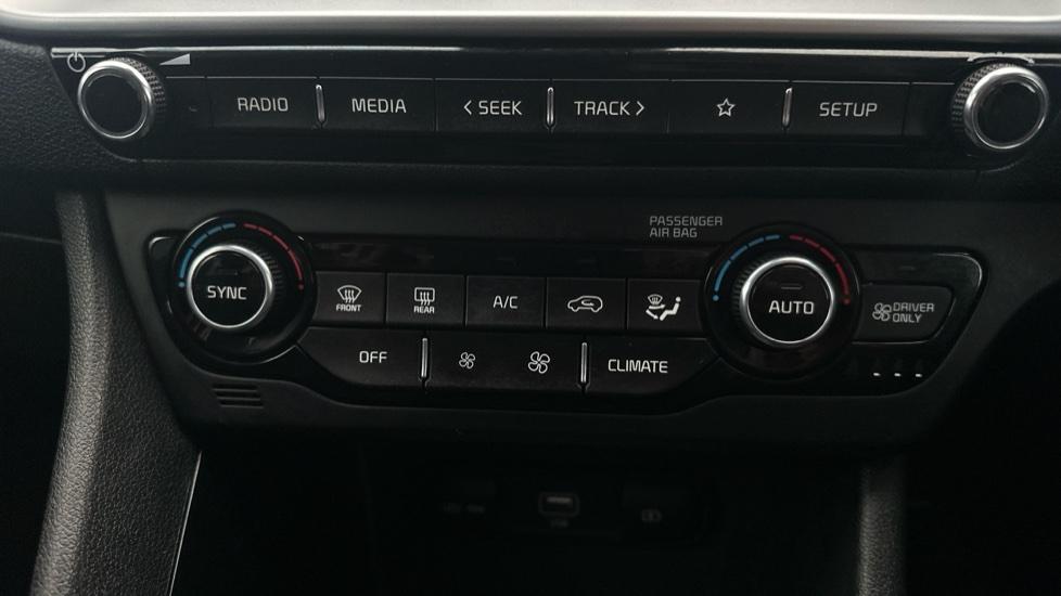 Air Conditioning /Dual Climate Control 