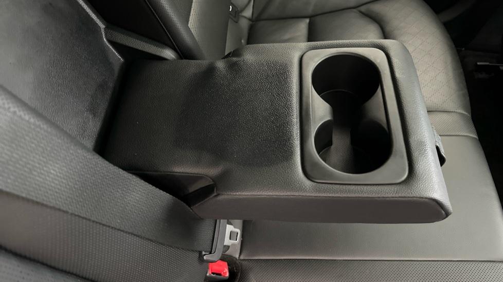 Rear Armrest/ Cup Holder