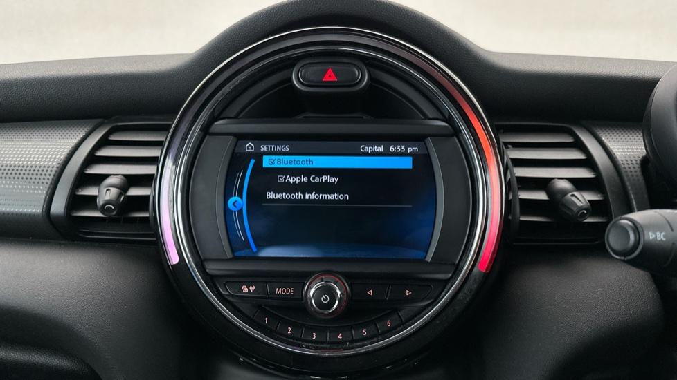 Bluetooth / Apple CarPlay 