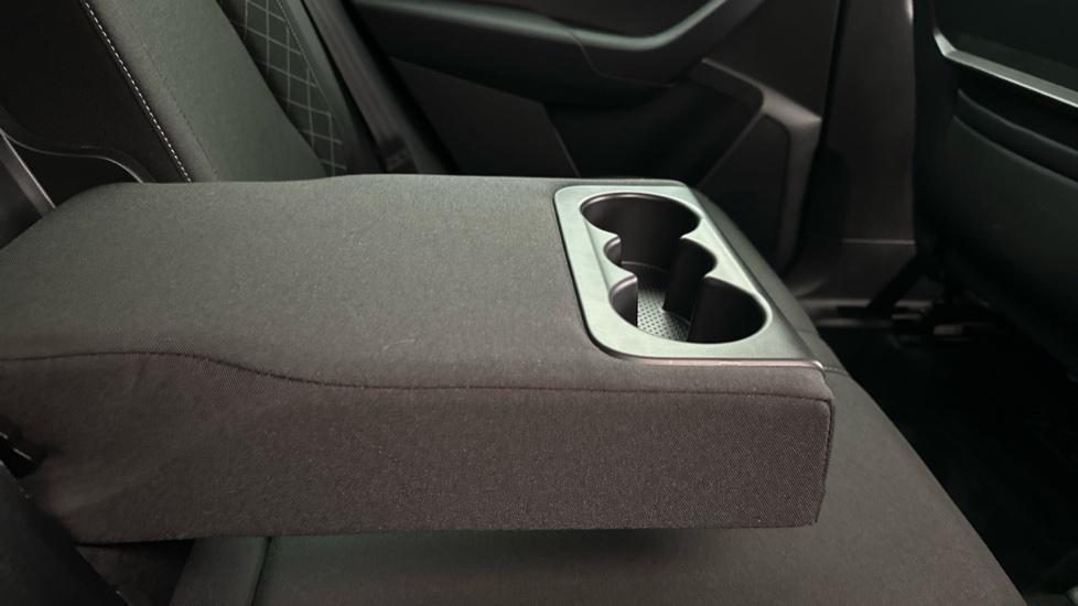 Rear Armrest/ Cup Holder