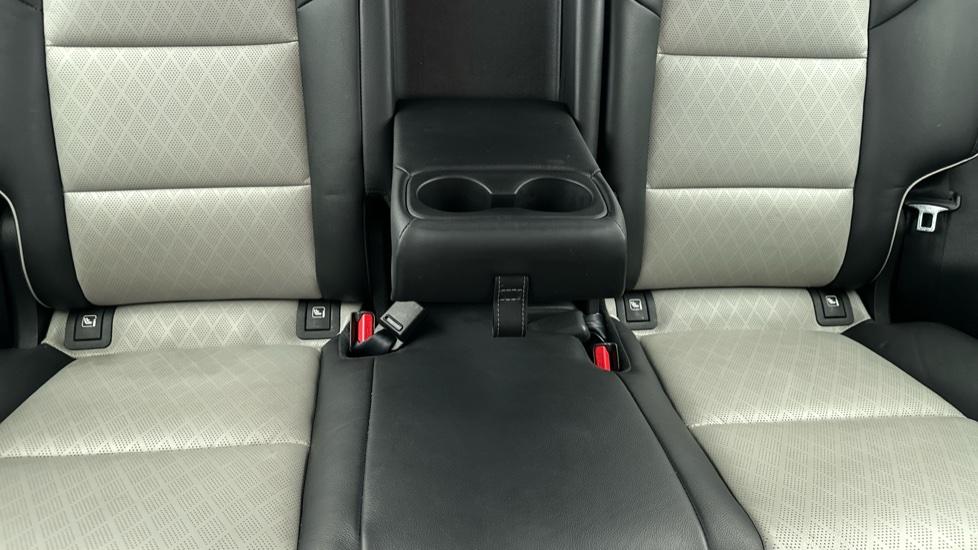 Rear Armrest/ Cup Holder