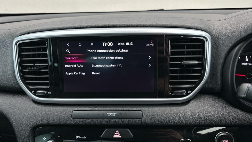 Apple Car Play & Android Auto