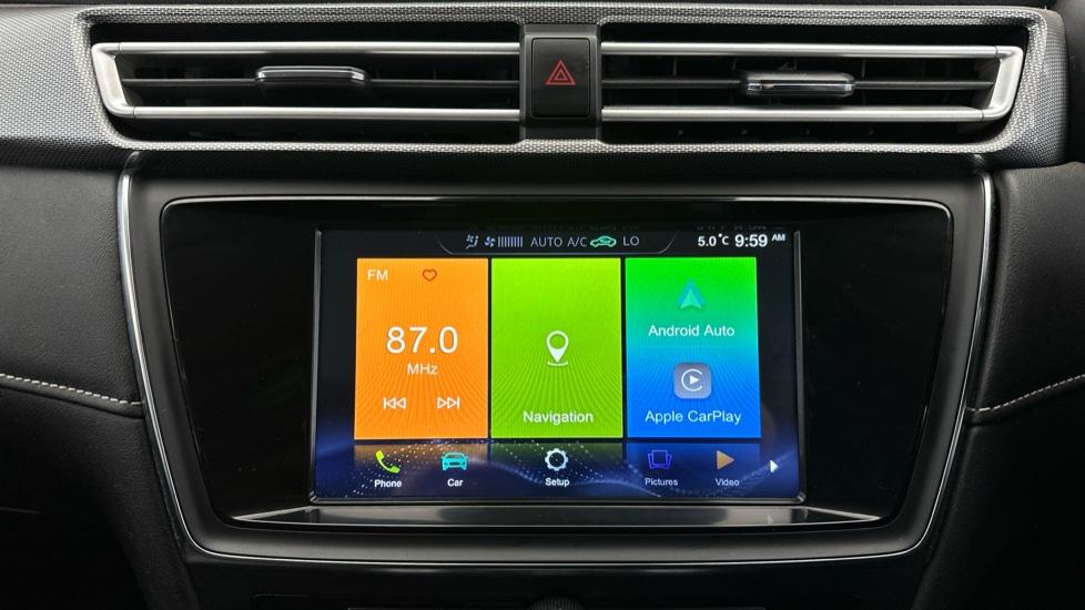 Apple Car Play & Android Auto