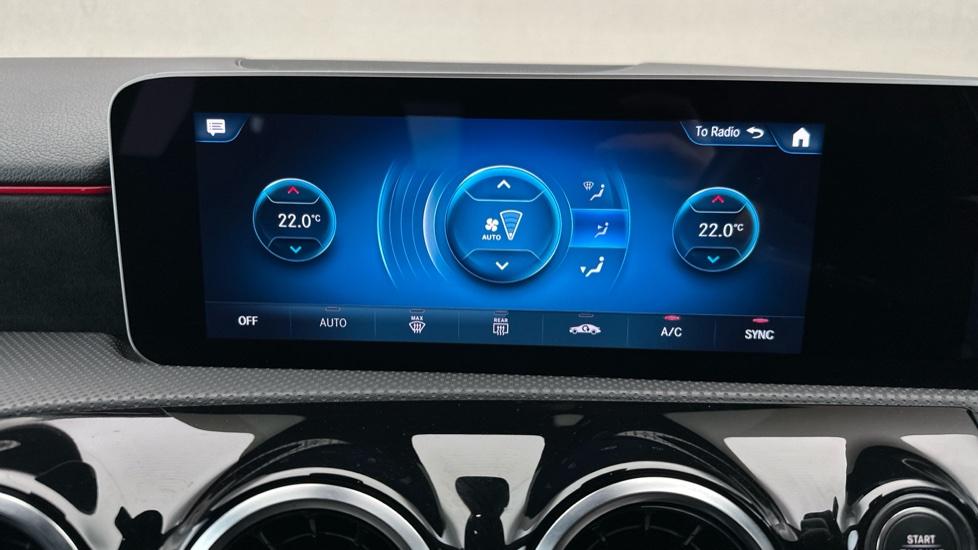 Dual Climate Control  / Air Conditioning 