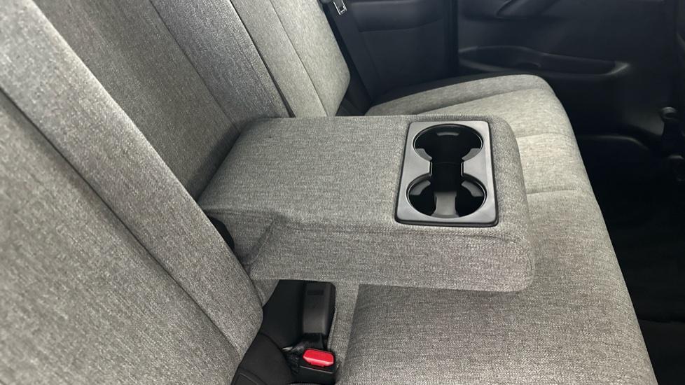 Rear Armrest/ Cup Holder