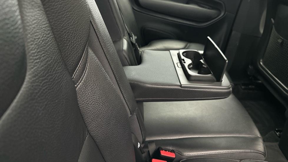 Rear Armrest/ Cup Holder