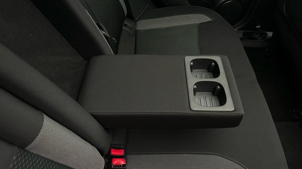 Rear Armrest/ Cup Holder