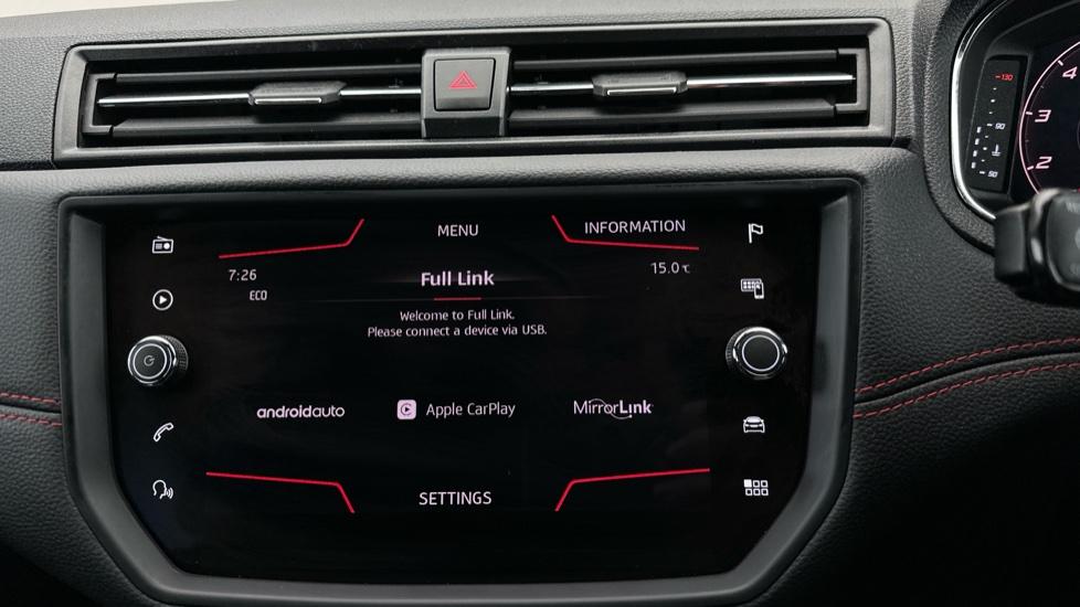 Apple Car Play & Android Auto