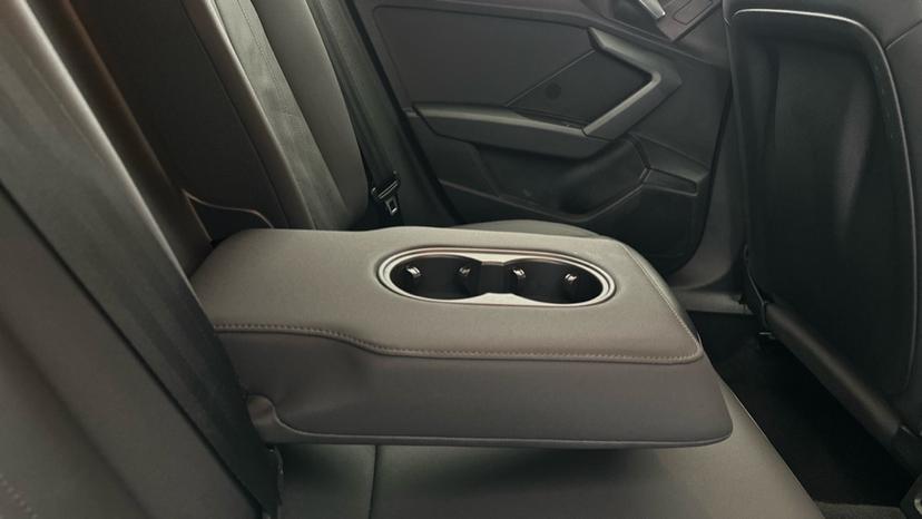 Rear Armrest/ Cup Holder