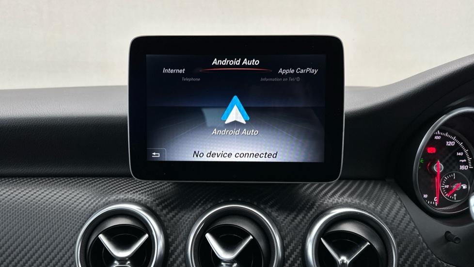 Apple Car Play & Android Auto