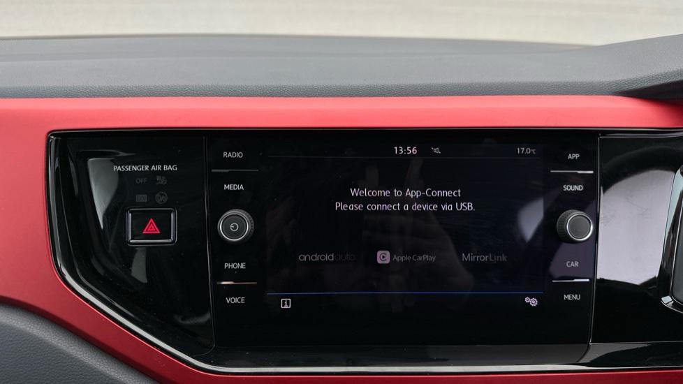 Apple Car Play & Android Auto