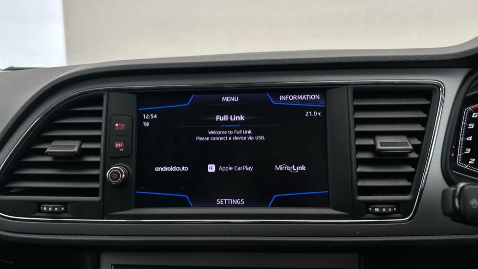 Apple Car Play & Android Auto