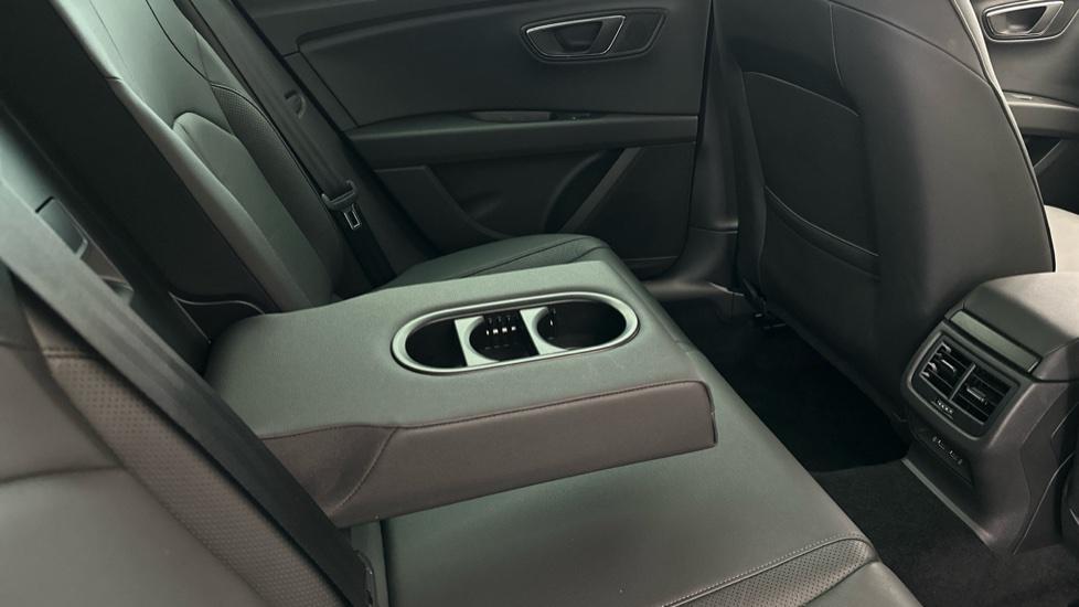 Rear Armrest/ Cup Holder