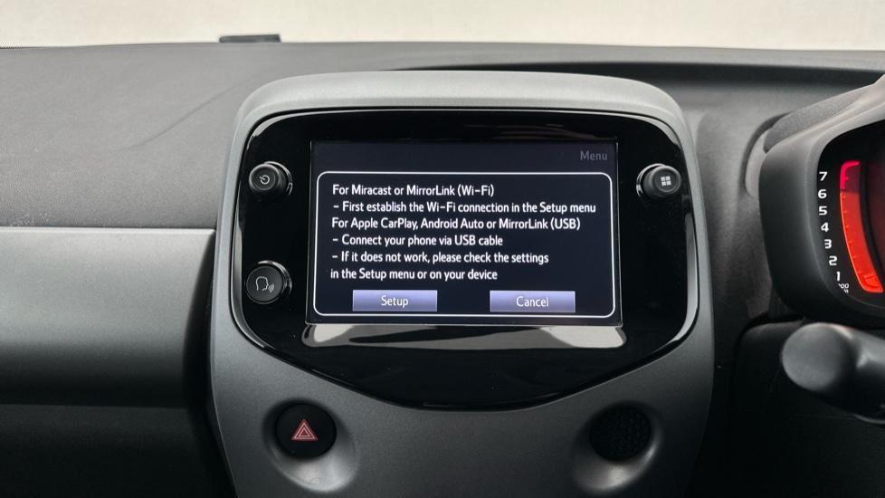 Apple CarPlay/Android Auto 