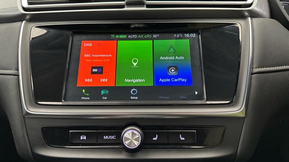 Apple CarPlay/Android Auto / Heated Seats 