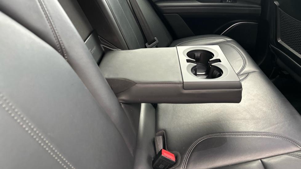 Rear Armrest/ Cup Holder