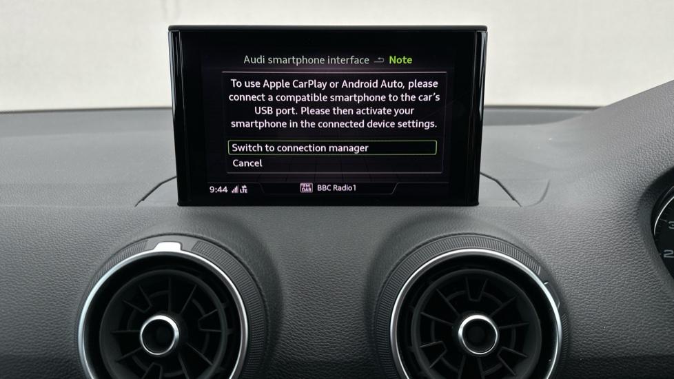 Apple Car Play & Android Auto