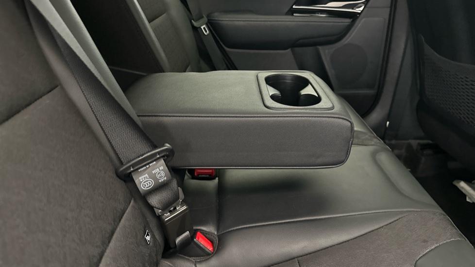 Rear Armrest/ Cup Holder