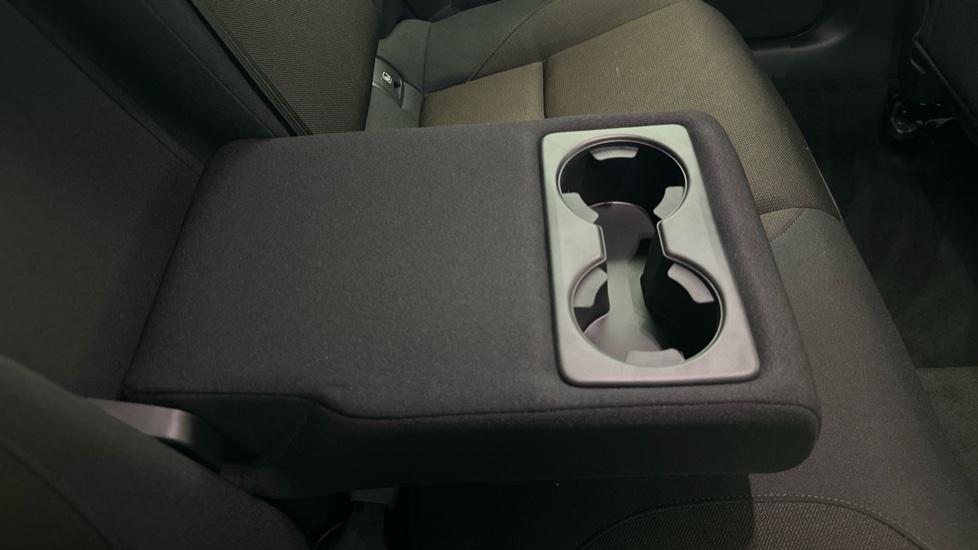 Rear Armrest/ Cup Holder