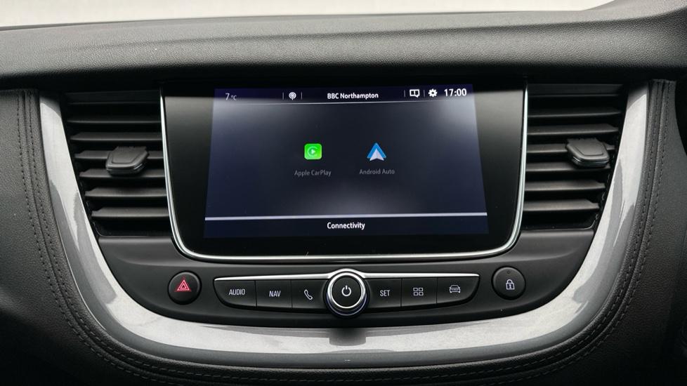 Apple Car Play & Android Auto