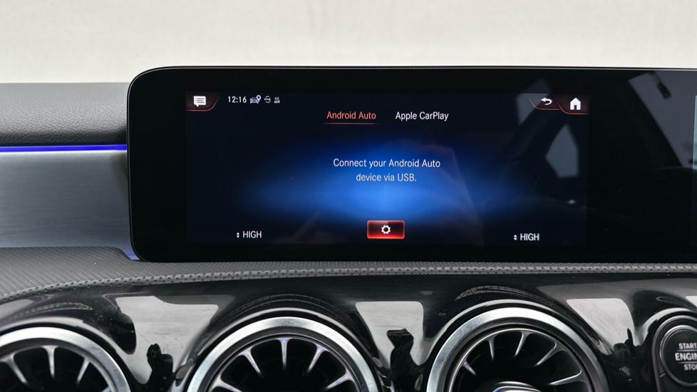 Apple Car Play & Android Auto