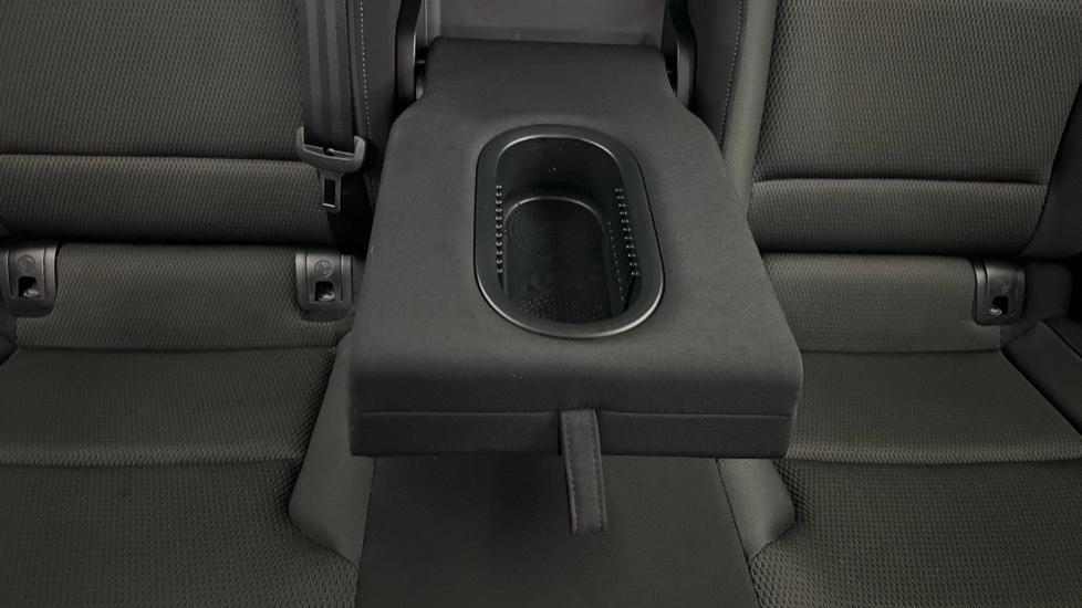 Rear Armrest/ Cup Holder