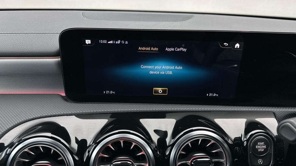 Apple Car Play & Android Auto