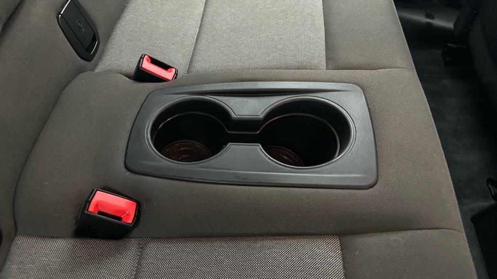 Rear Armrest/ Cup Holder