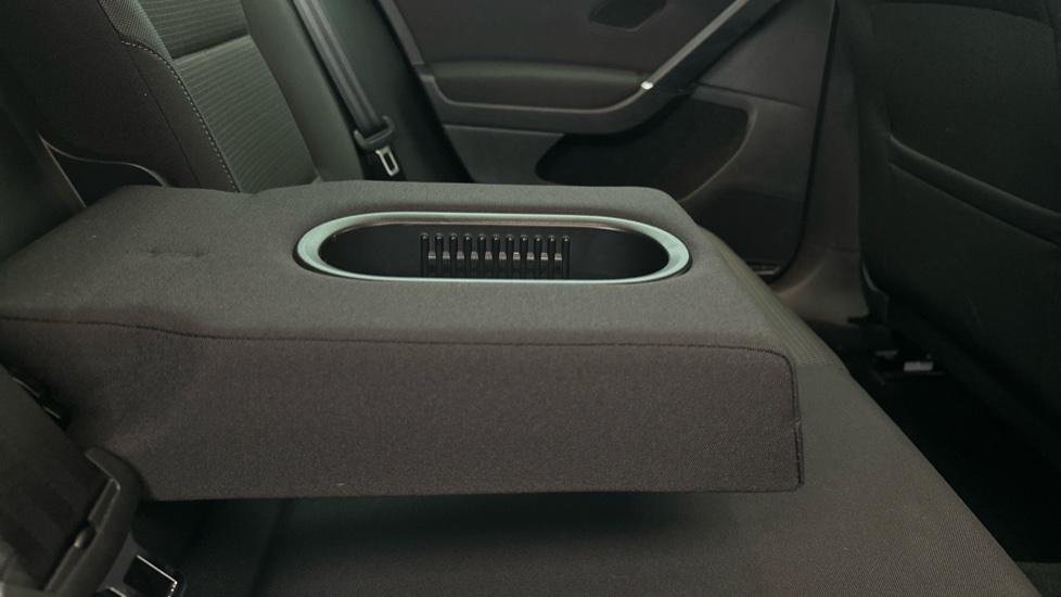 Rear Armrest/ Cup Holder