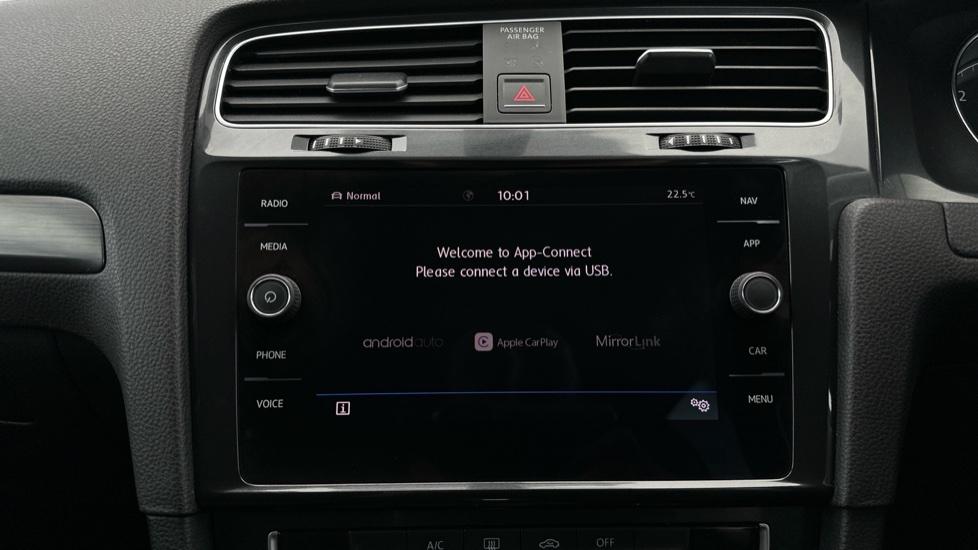 Apple Car Play & Android Auto